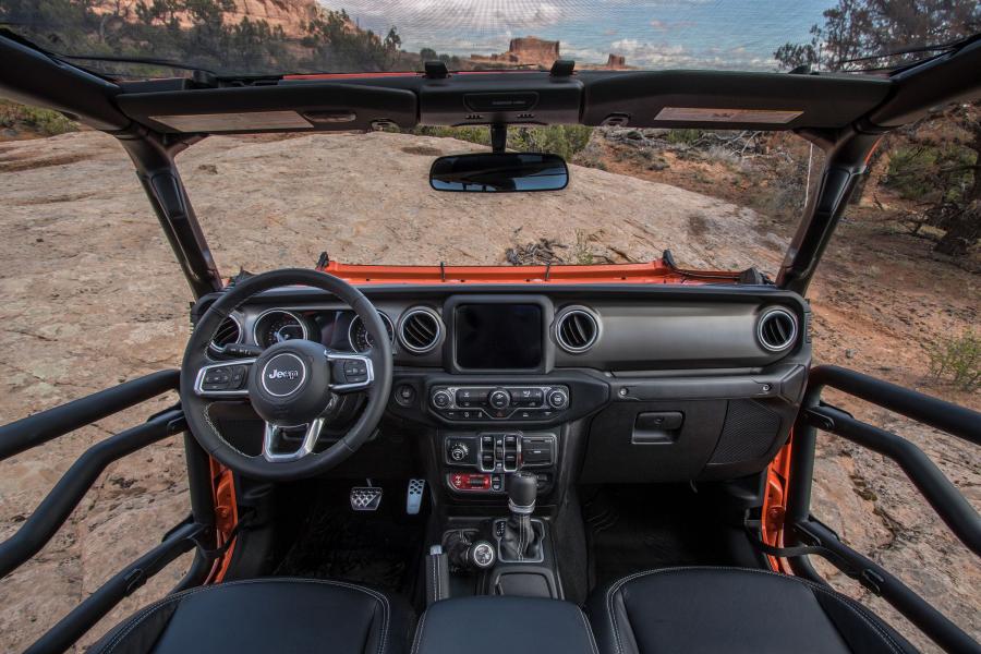 Торпедо Jeep Gladiator Gravity (JT) 2019 года  (фото 7 из 10)